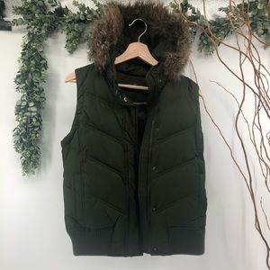 GAP puffer vest with fur lined removable hood